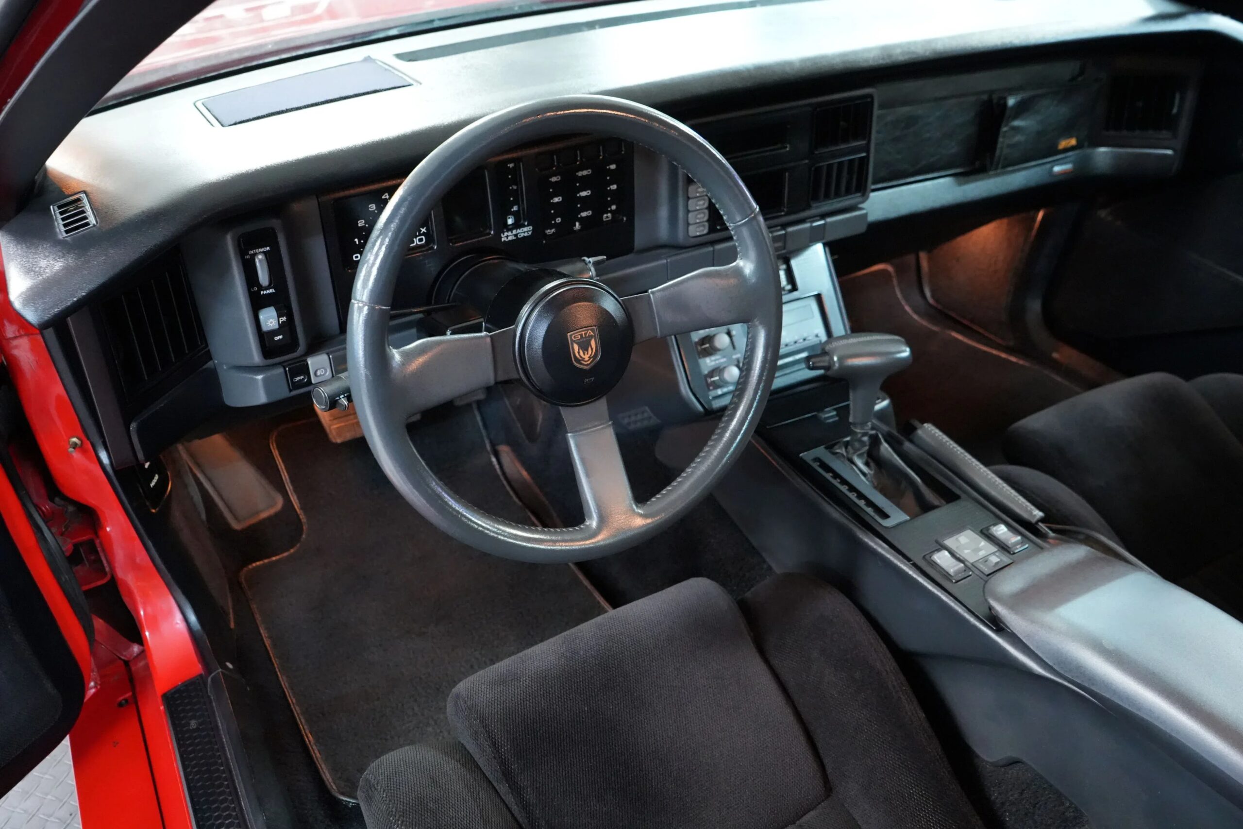 Pontiac-Firebird-trans-am-gta-coupe-1987-Red-Black-7