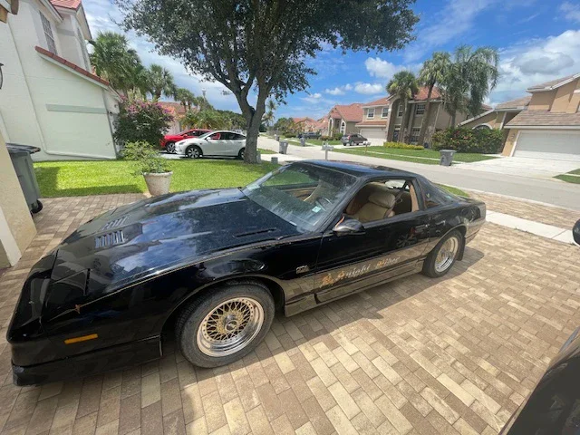 Pontiac-Firebird-trans-am-gta-coupe-1989-Black-Beige-3