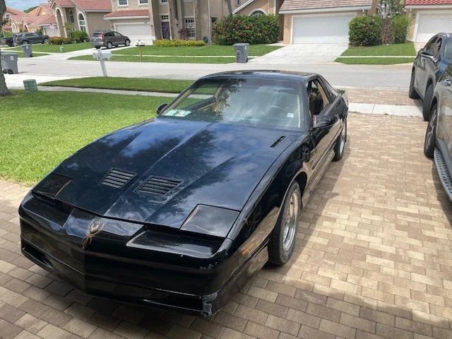 Pontiac-Firebird-trans-am-gta-coupe-1989-Black-Beige-5