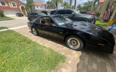 Pontiac-Firebird-trans-am-gta-coupe-1989-Black-Beige-6