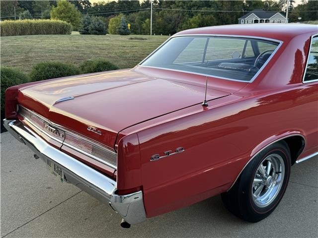 Pontiac-GTO-1964-2-Door-Coupe-37