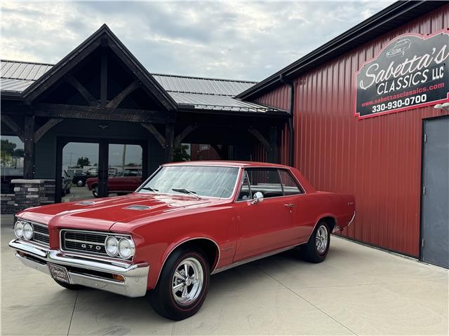 Pontiac-GTO-1964-2-Door-Coupe