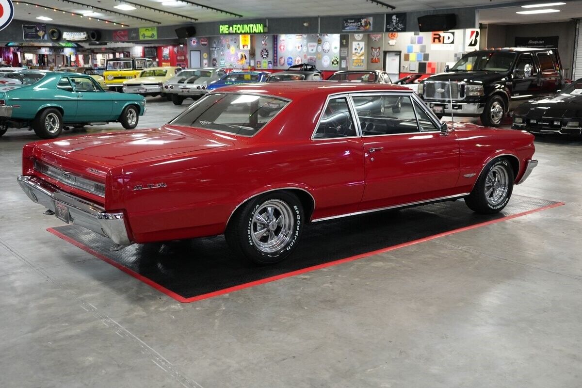 Pontiac-GTO-1964-Coupe-5