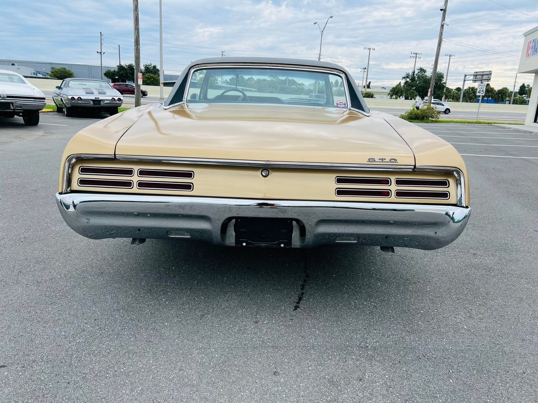Pontiac-GTO-1967-Coupe-3