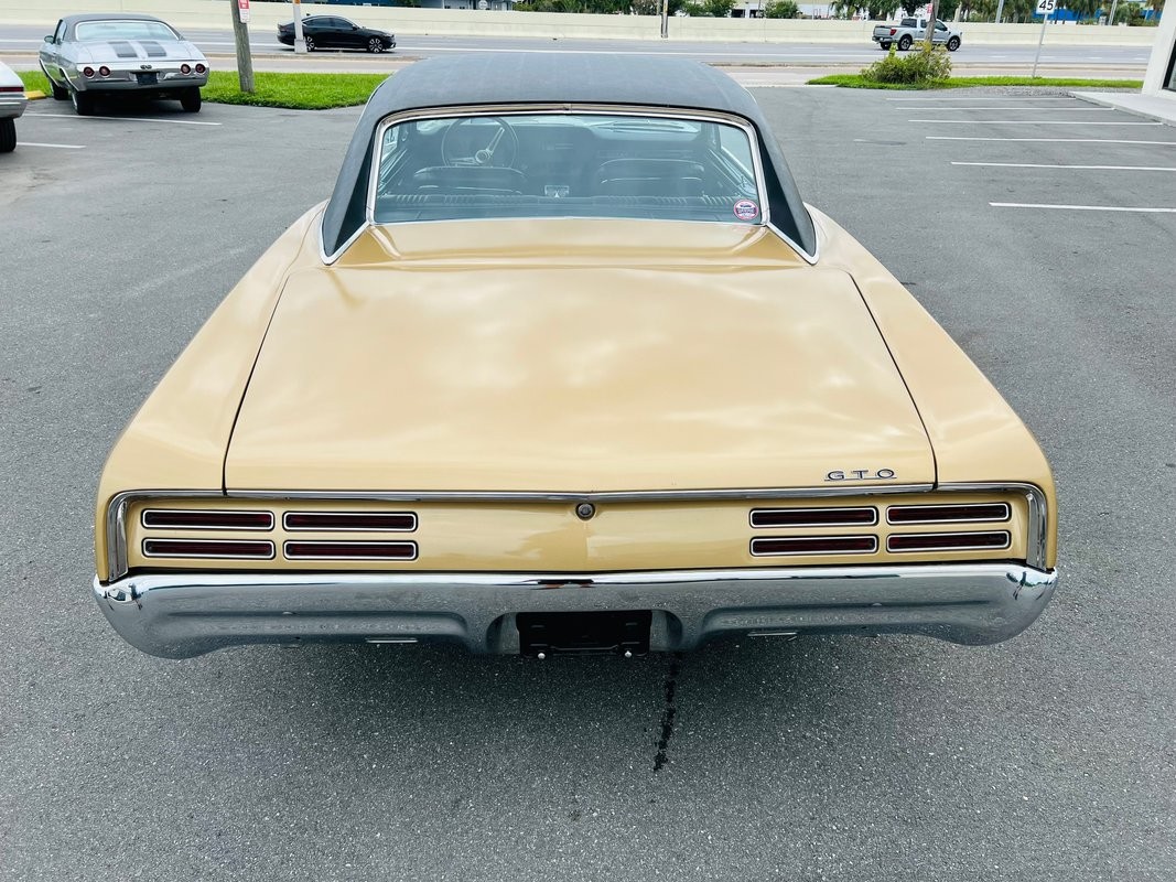 Pontiac-GTO-1967-Coupe-4