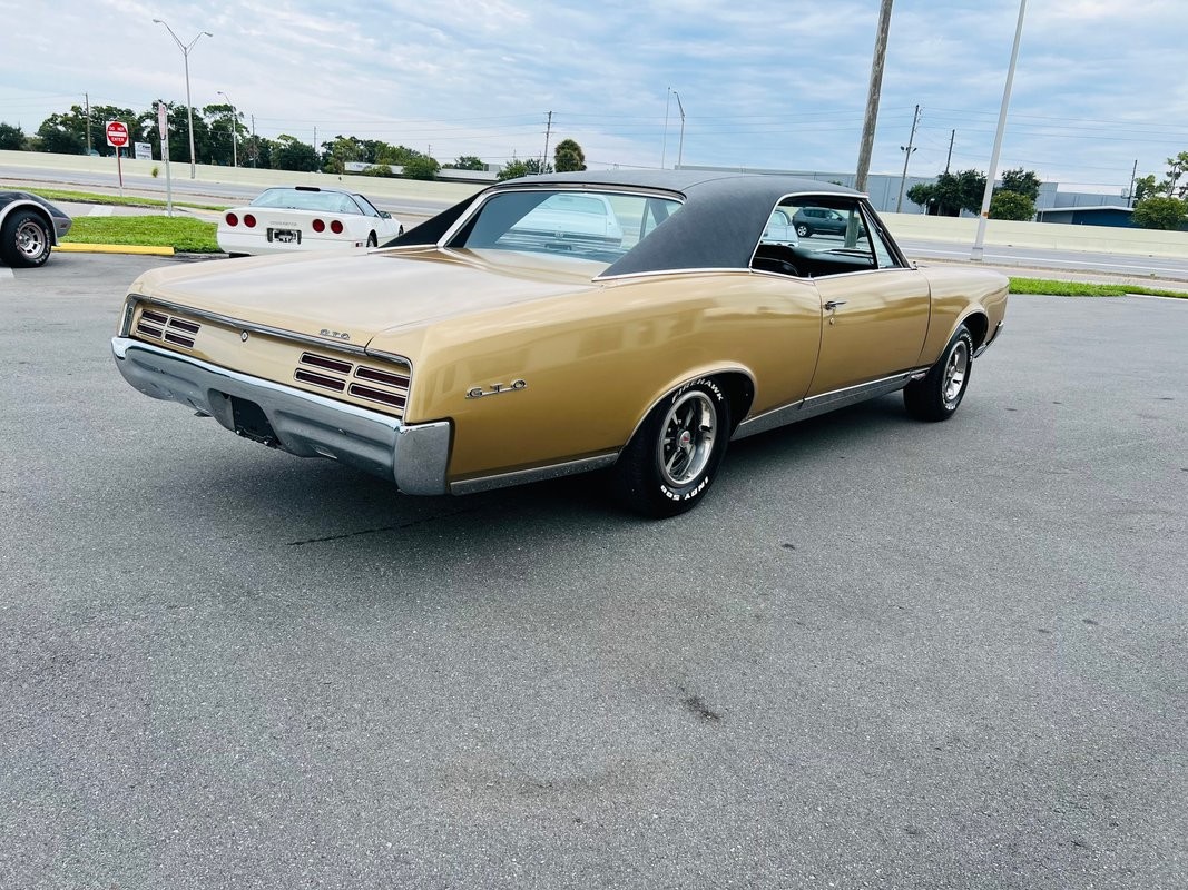 Pontiac-GTO-1967-Coupe-5