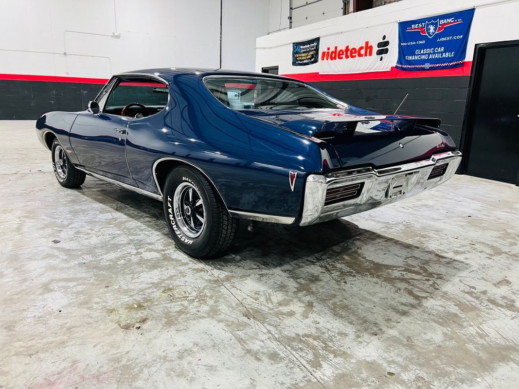 Pontiac-GTO-1968-Coupe-2