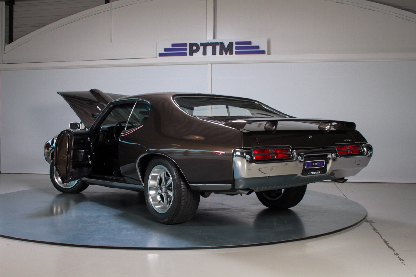 Pontiac-GTO-1969-Coupe-2