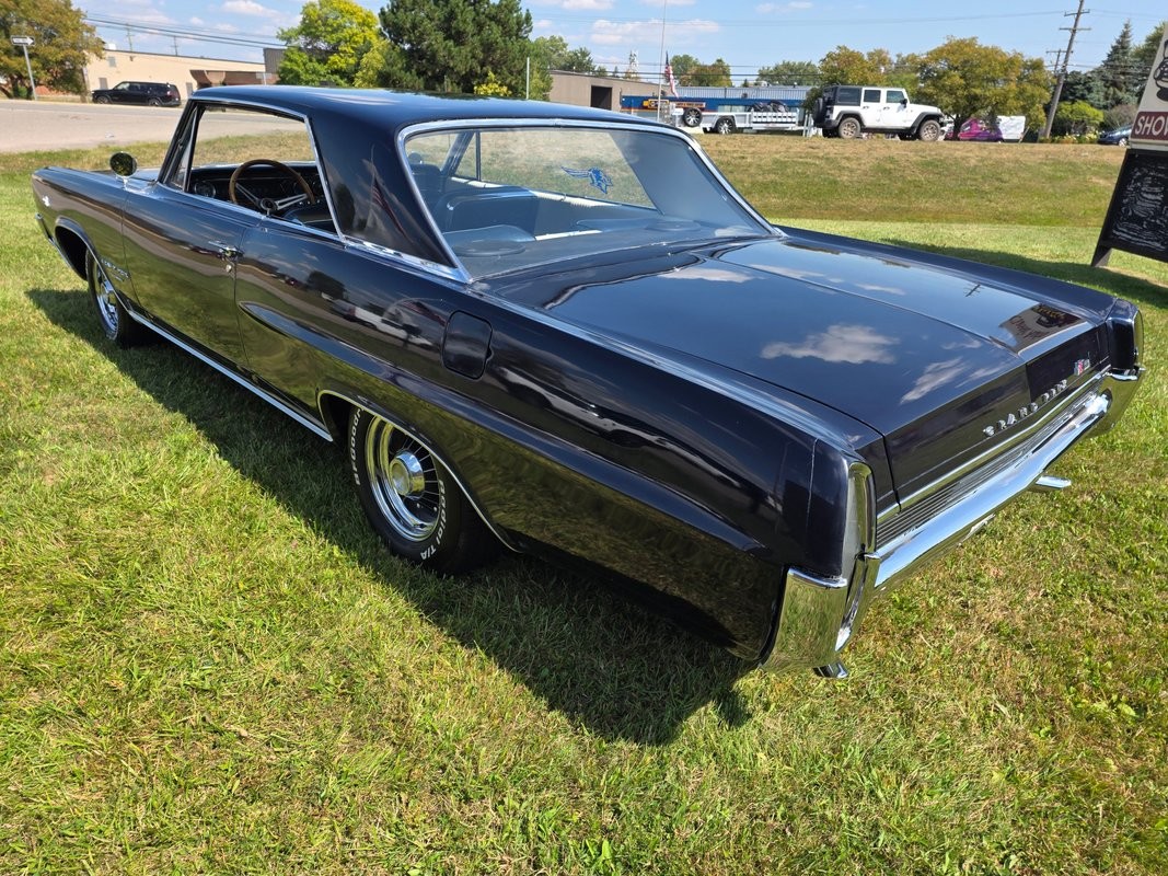 Pontiac-Grand-Prix-1964-11