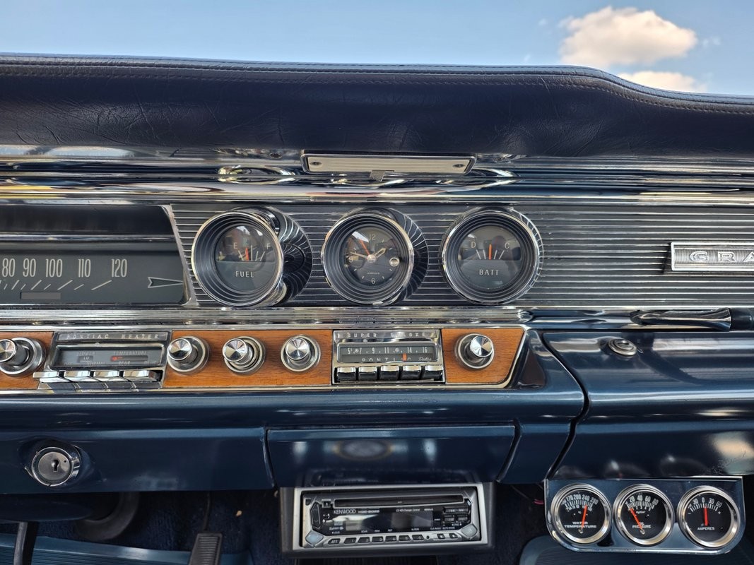 Pontiac-Grand-Prix-1964-28