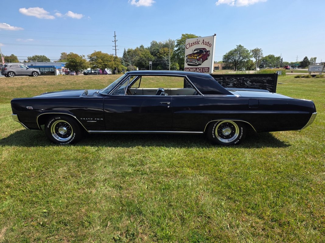 Pontiac-Grand-Prix-1964-7
