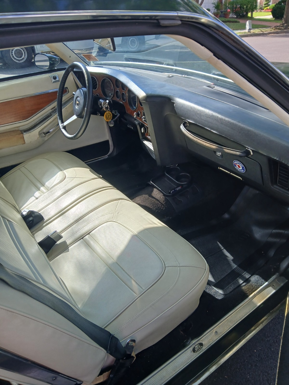 Pontiac-Grand-Prix-1974-Coupe-9