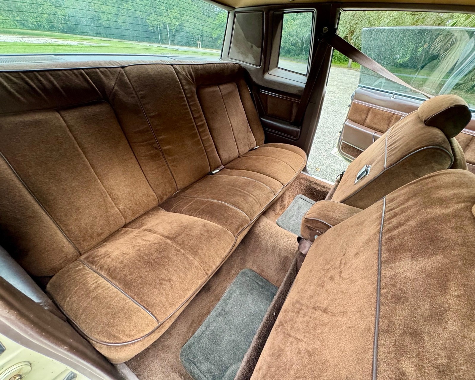 Pontiac-Grand-Prix-1983-Coupe-16