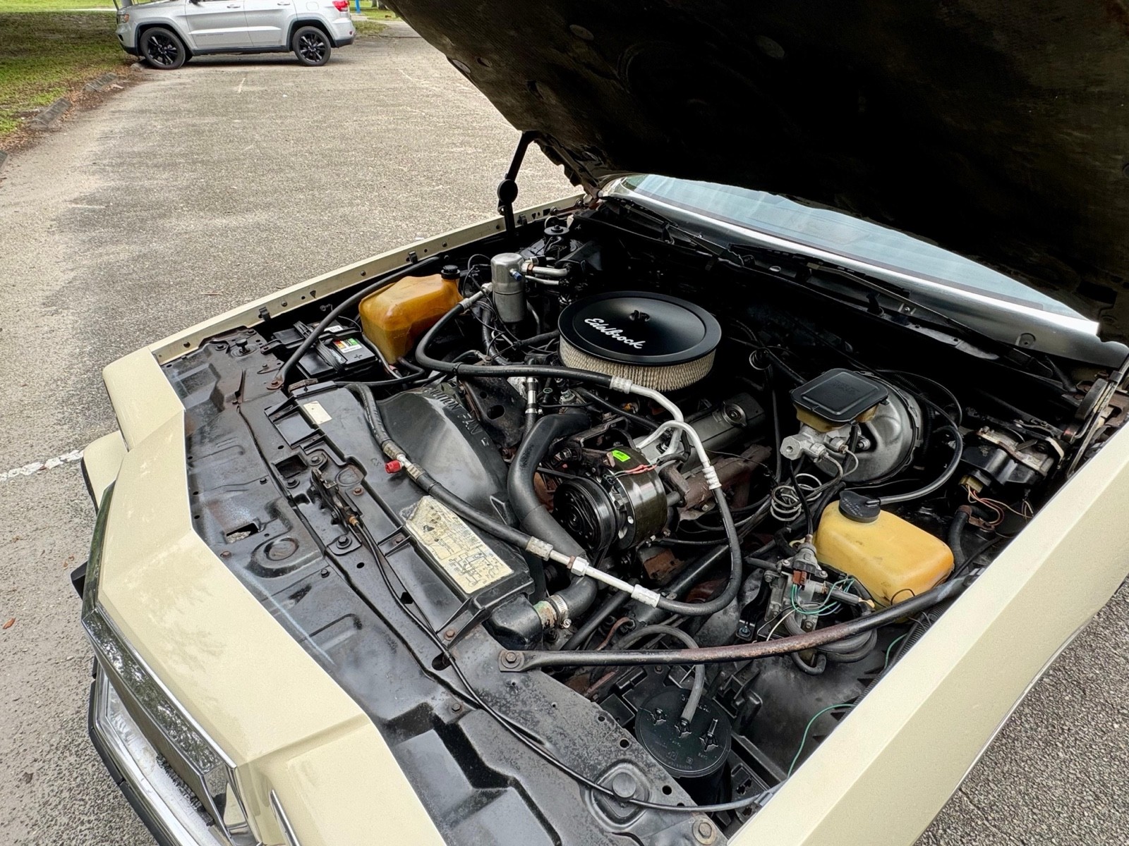 Pontiac-Grand-Prix-1983-Coupe-17