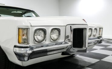 Pontiac-Grand-prix-1969-White-White-1