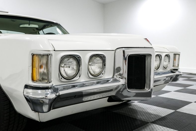 Pontiac-Grand-prix-1969-White-White-1