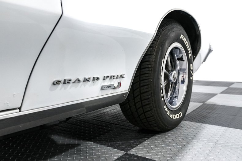 Pontiac-Grand-prix-1969-White-White-11