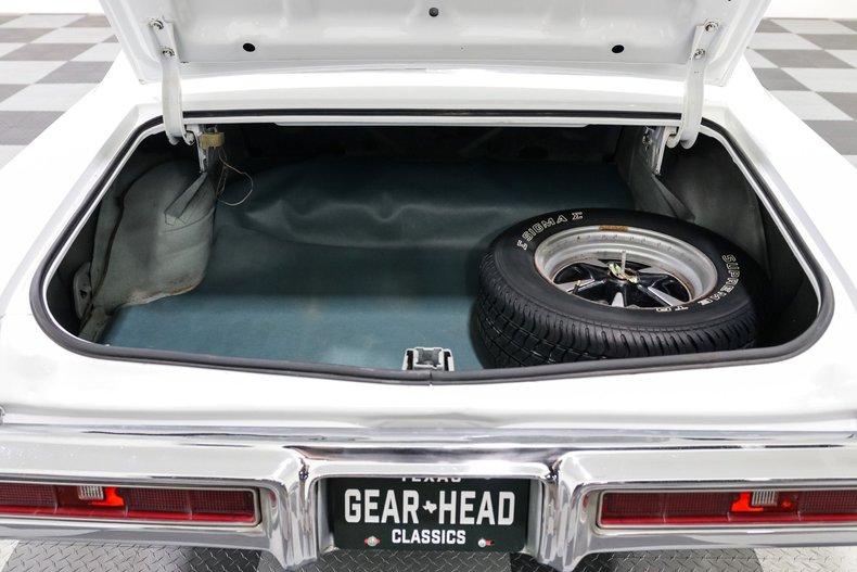Pontiac-Grand-prix-1969-White-White-18