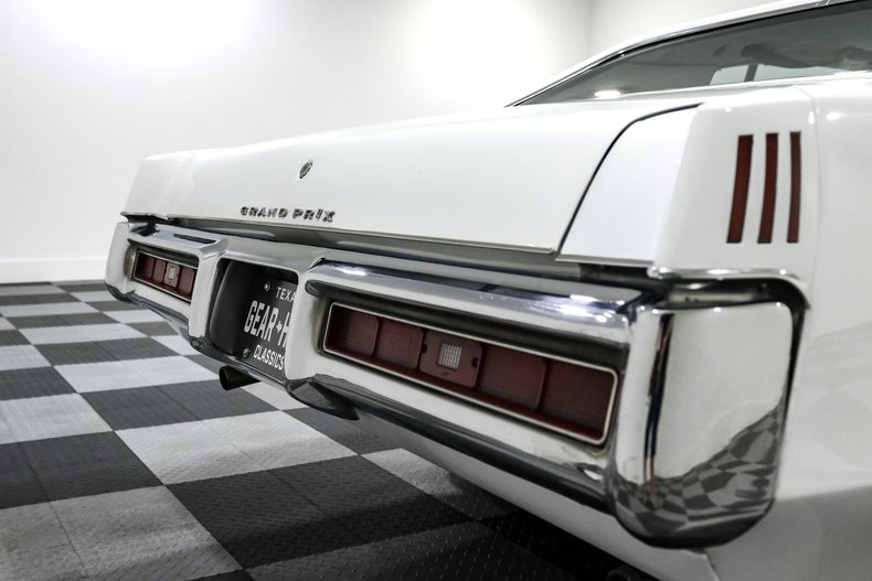 Pontiac-Grand-prix-1969-White-White-27