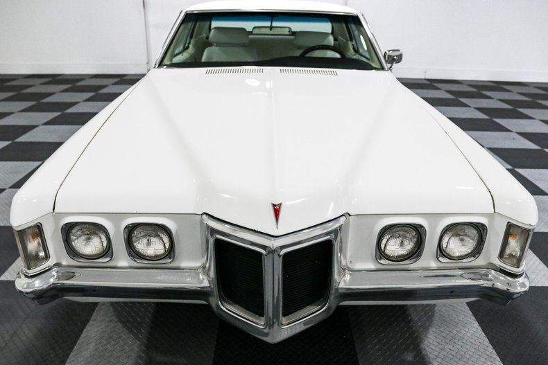 Pontiac-Grand-prix-1969-White-White