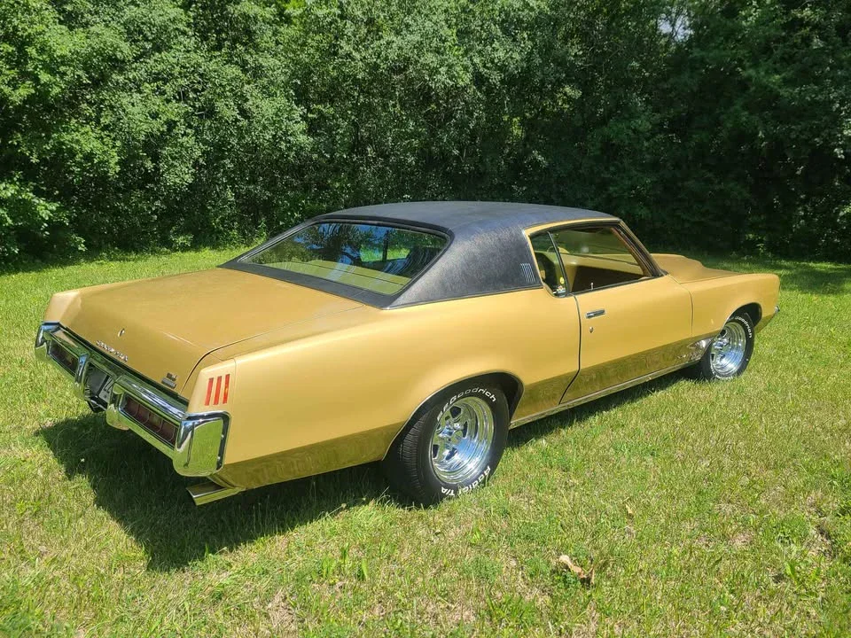 Pontiac-Grand-prix-coupe-1969-Gold-Gold-14