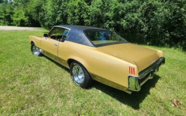 Pontiac-Grand-prix-coupe-1969-Gold-Gold-15