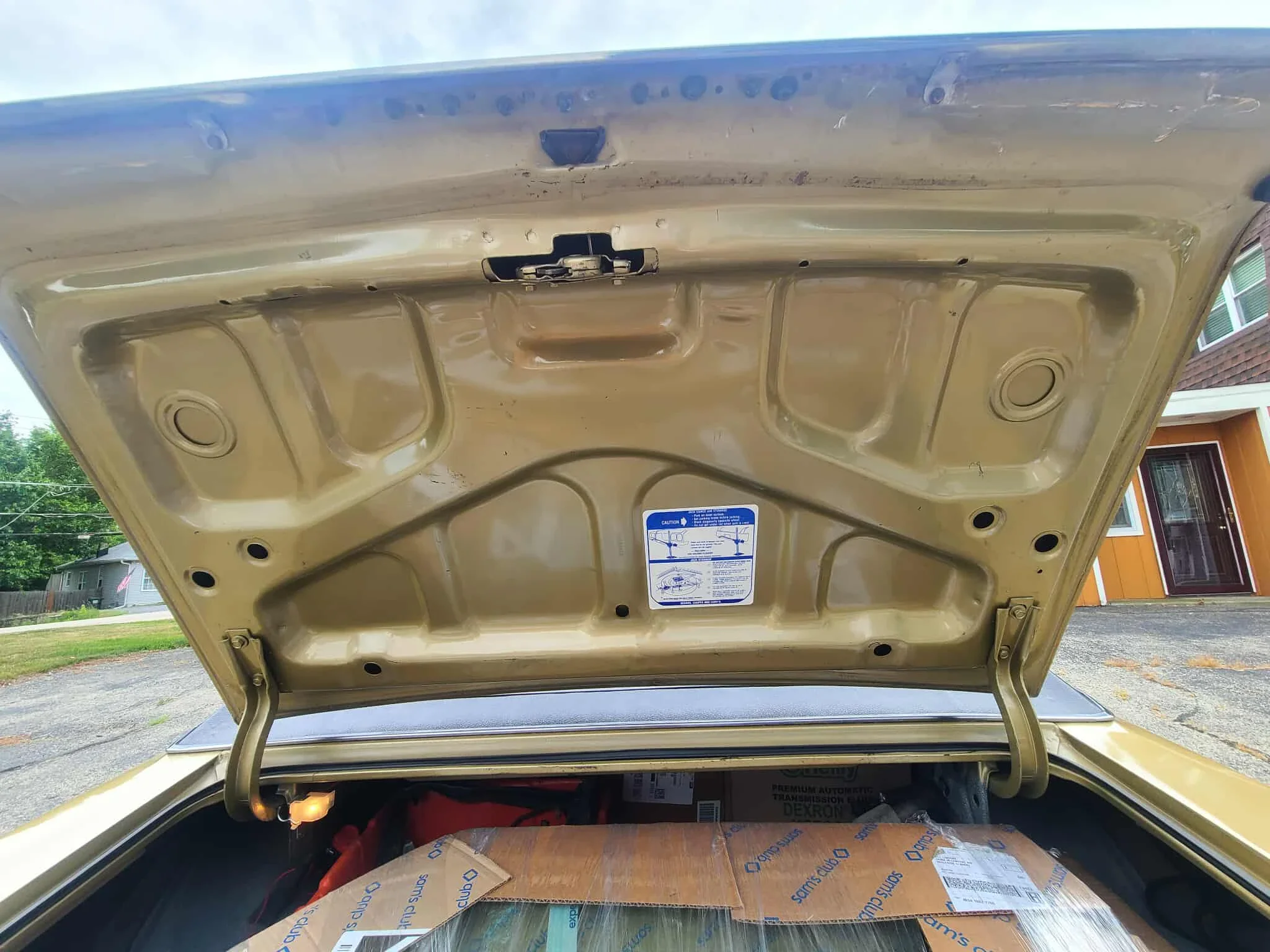 Pontiac-Grand-prix-coupe-1969-Gold-Gold-20