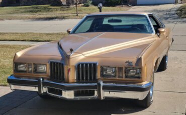 Pontiac-Grand-prix-sj-coupe-1977-Gold-Black-4