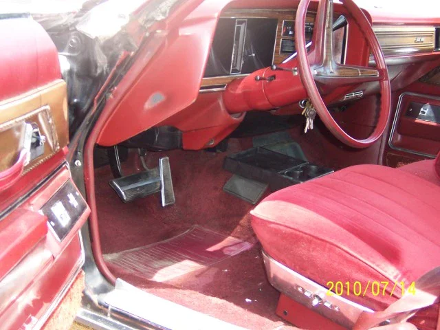 Pontiac-Grand-ville-1973-Black-Red-13