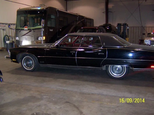 Pontiac-Grand-ville-1973-Black-Red-5