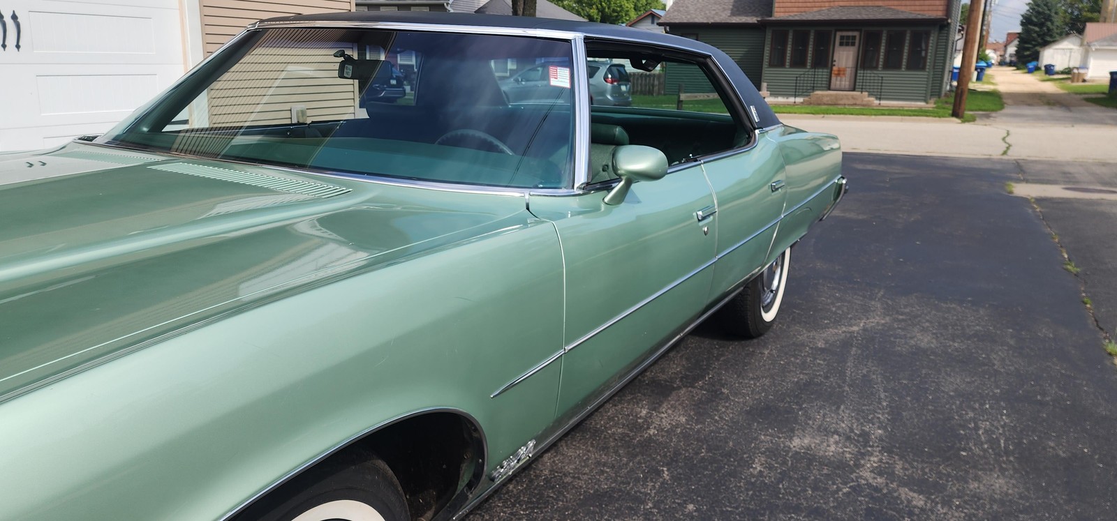 Pontiac-Grandville-1973-4-Dr-10