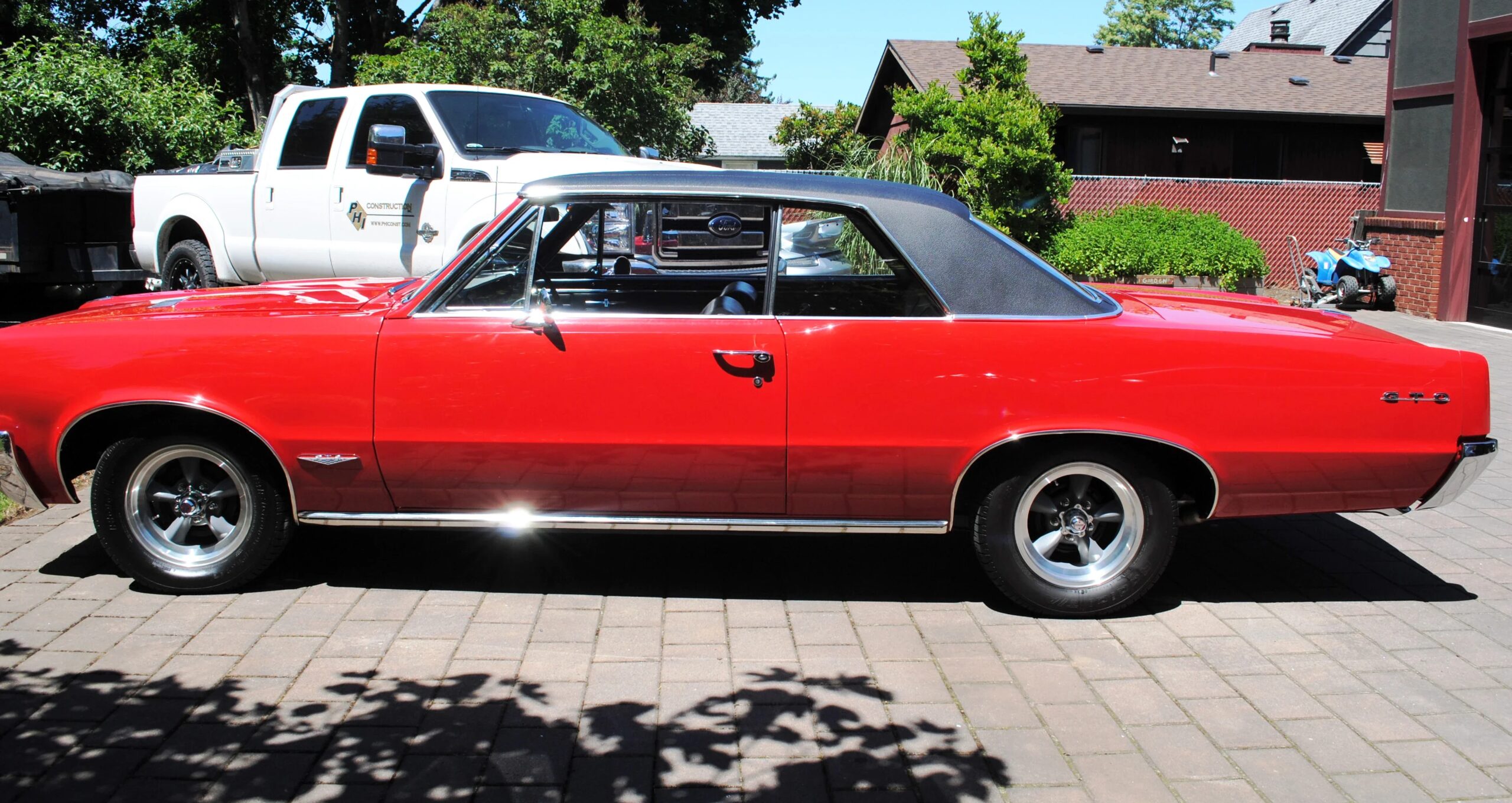 Pontiac-Gto-1964-Red-Black-11