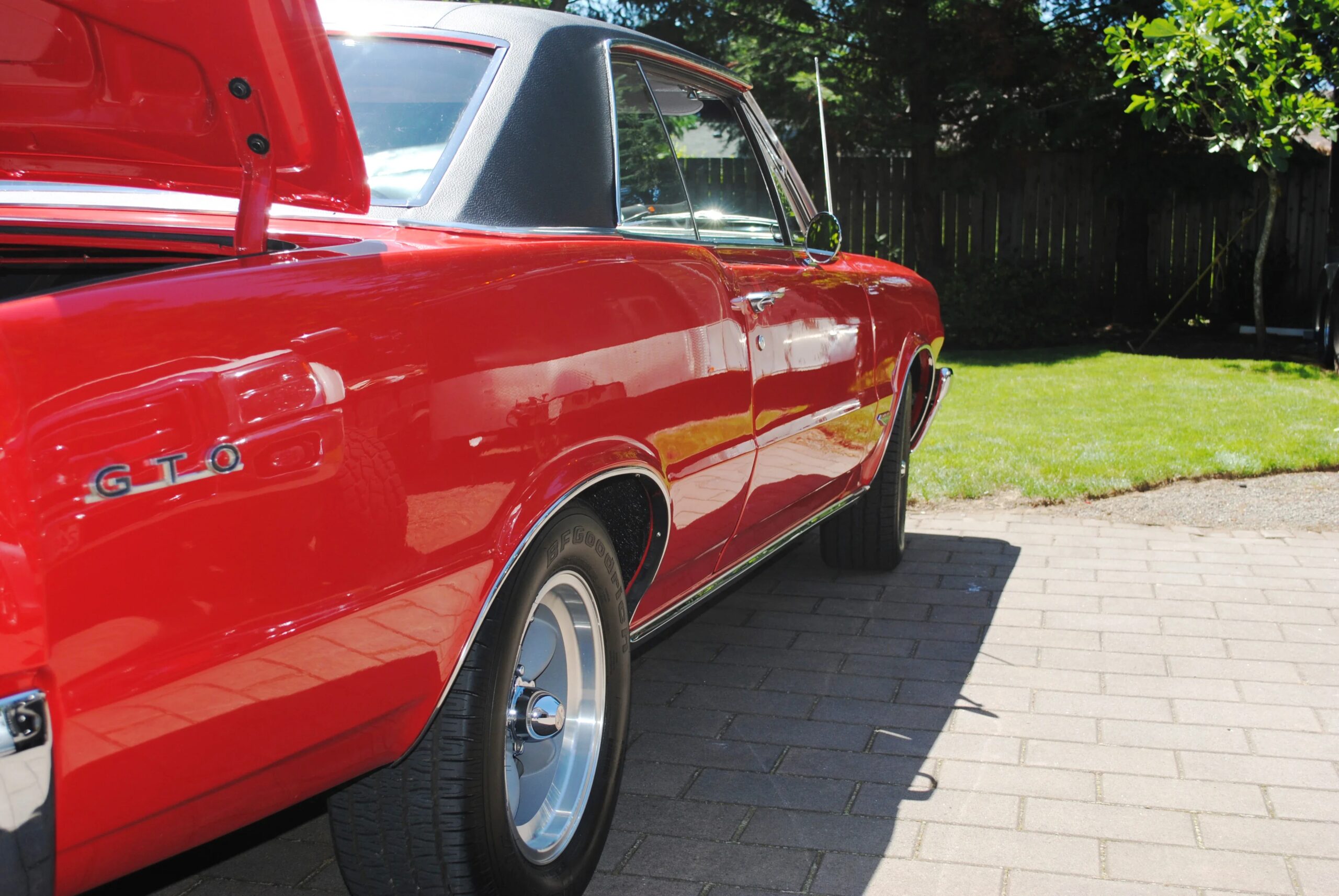 Pontiac-Gto-1964-Red-Black-18