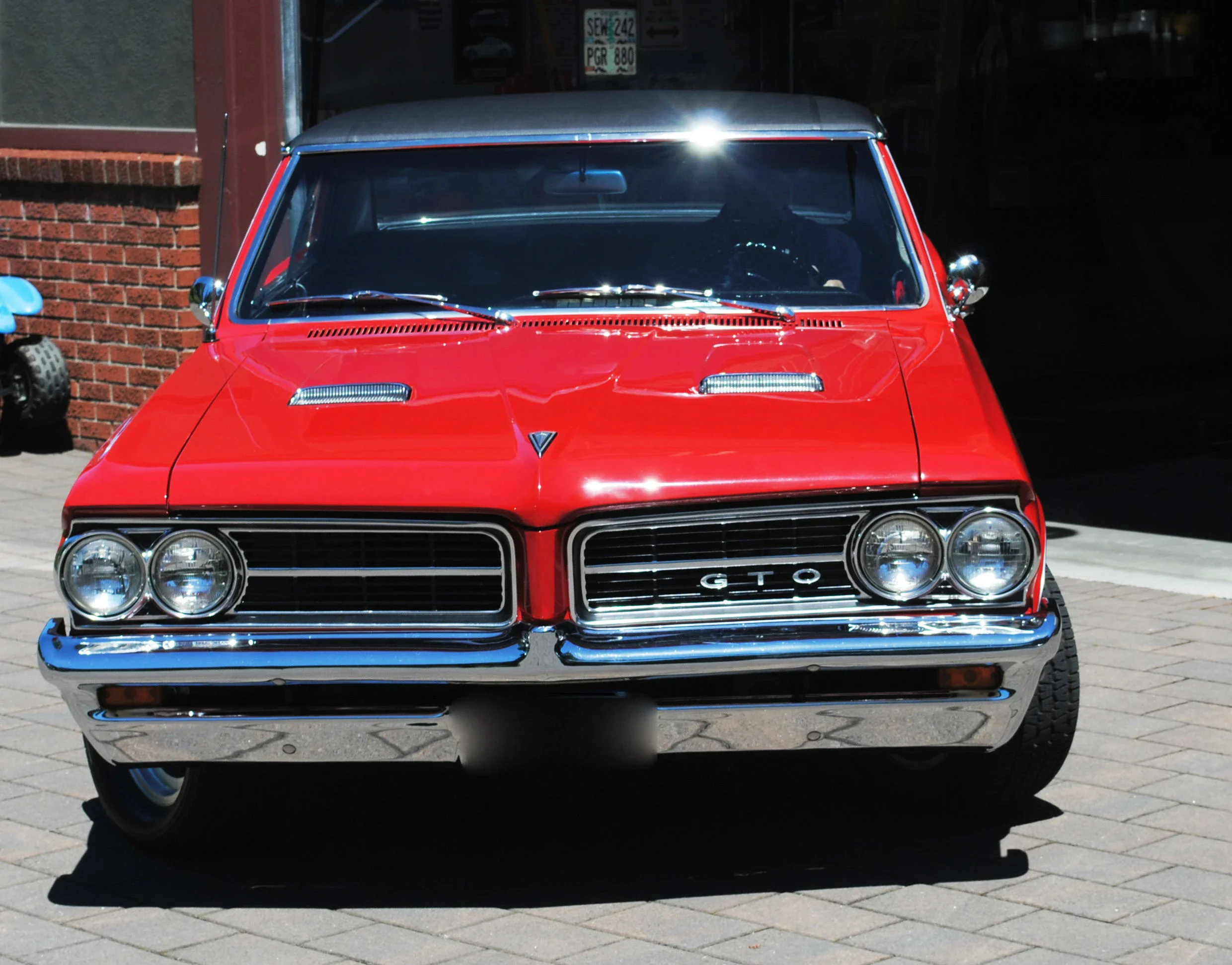 Pontiac-Gto-1964-Red-Black-19