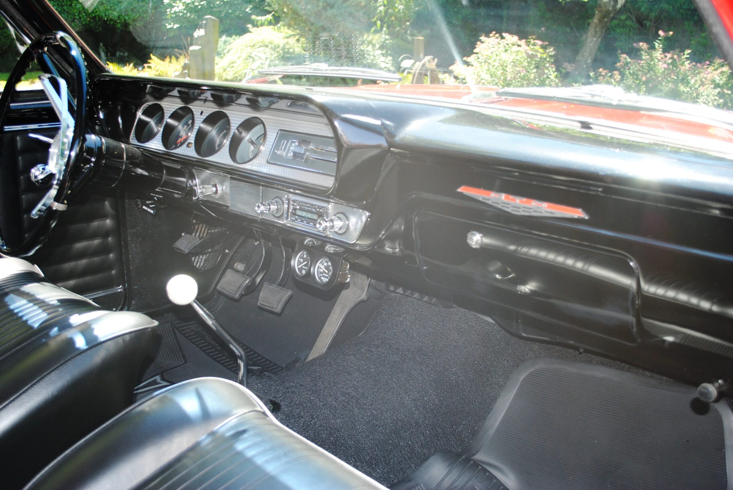 Pontiac-Gto-1964-Red-Black-4