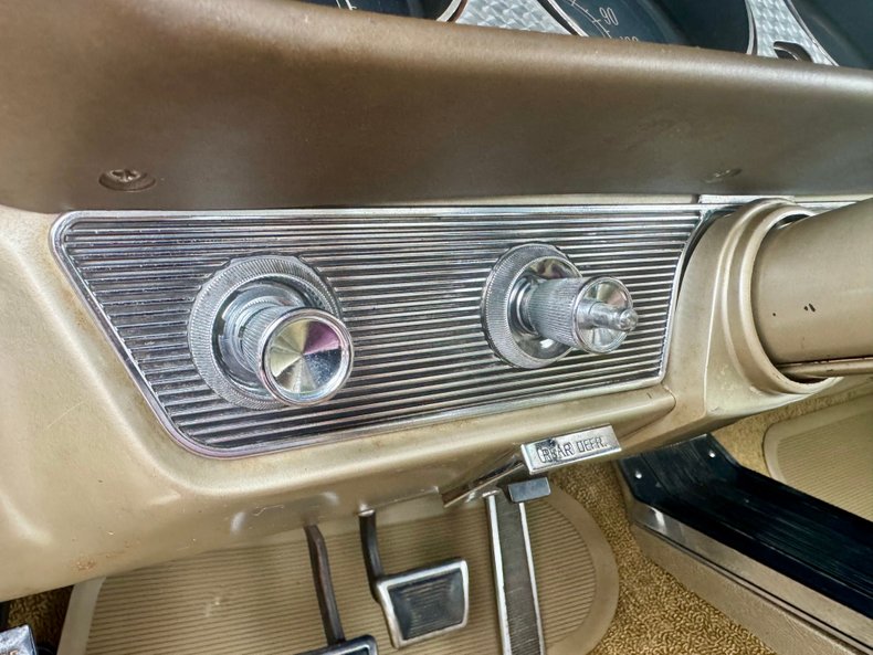 Pontiac-Gto-1965-Mayfair-Maize-Gold-10