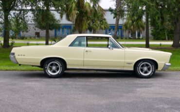 Pontiac-Gto-1965-Mayfair-Maize-Gold-15