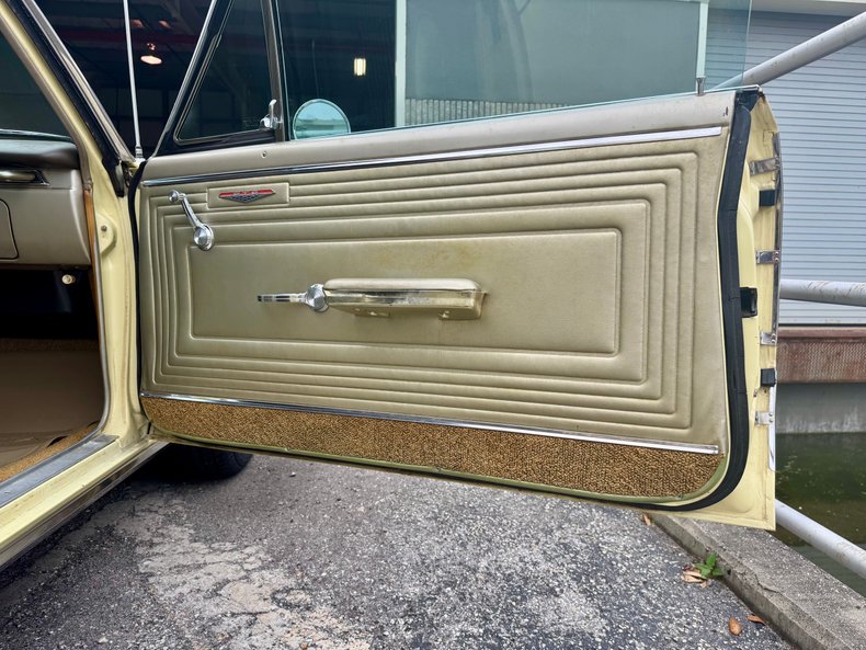 Pontiac-Gto-1965-Mayfair-Maize-Gold-2