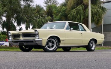 Pontiac-Gto-1965-Mayfair-Maize-Gold-22