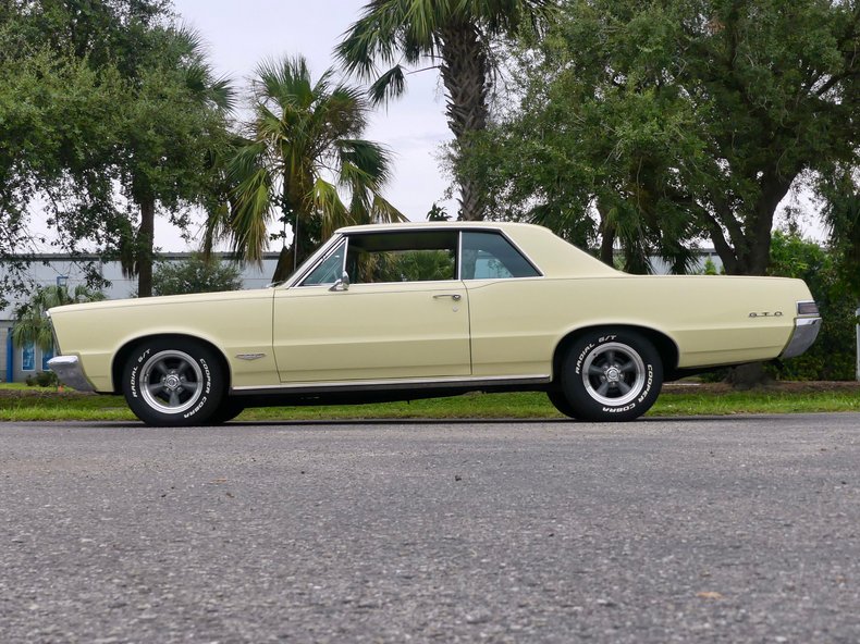 Pontiac-Gto-1965-Mayfair-Maize-Gold-25