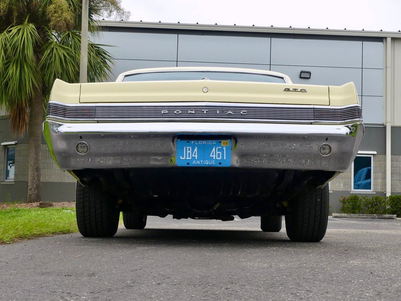 Pontiac-Gto-1965-Mayfair-Maize-Gold-29