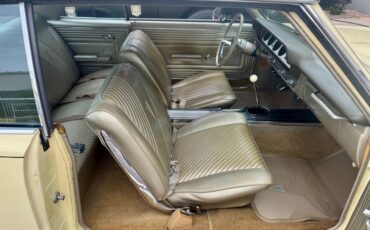 Pontiac-Gto-1965-Mayfair-Maize-Gold-3
