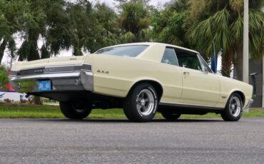 Pontiac-Gto-1965-Mayfair-Maize-Gold-32