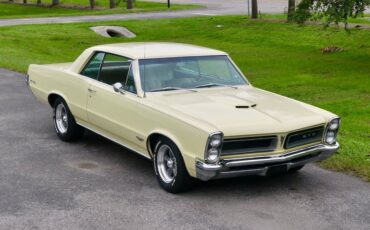 Pontiac-Gto-1965-Mayfair-Maize-Gold-36