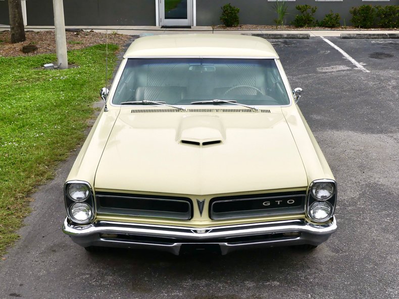 Pontiac-Gto-1965-Mayfair-Maize-Gold-39