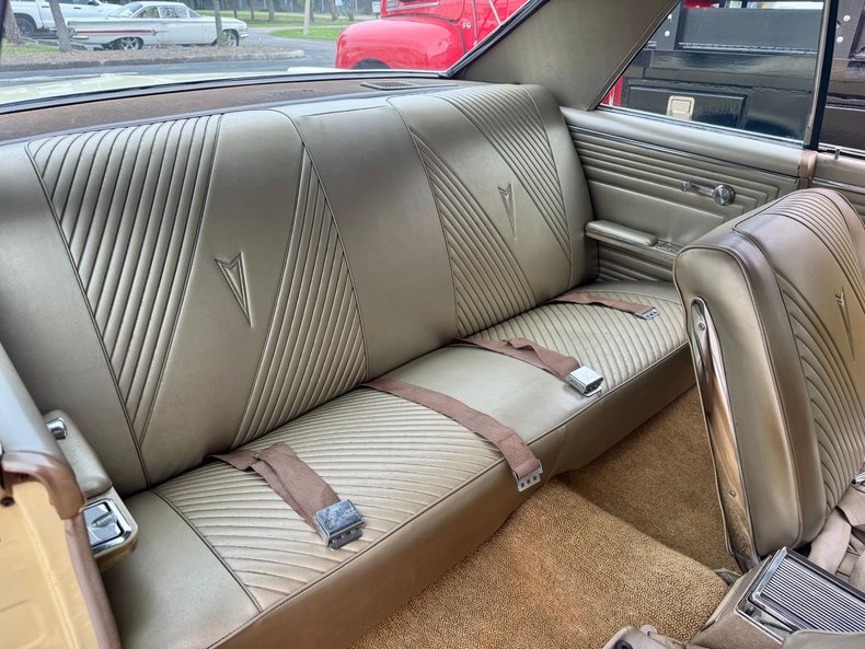 Pontiac-Gto-1965-Mayfair-Maize-Gold-6