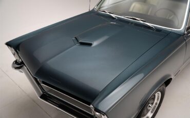 Pontiac-Gto-1965-Turquoise-Parchment-1