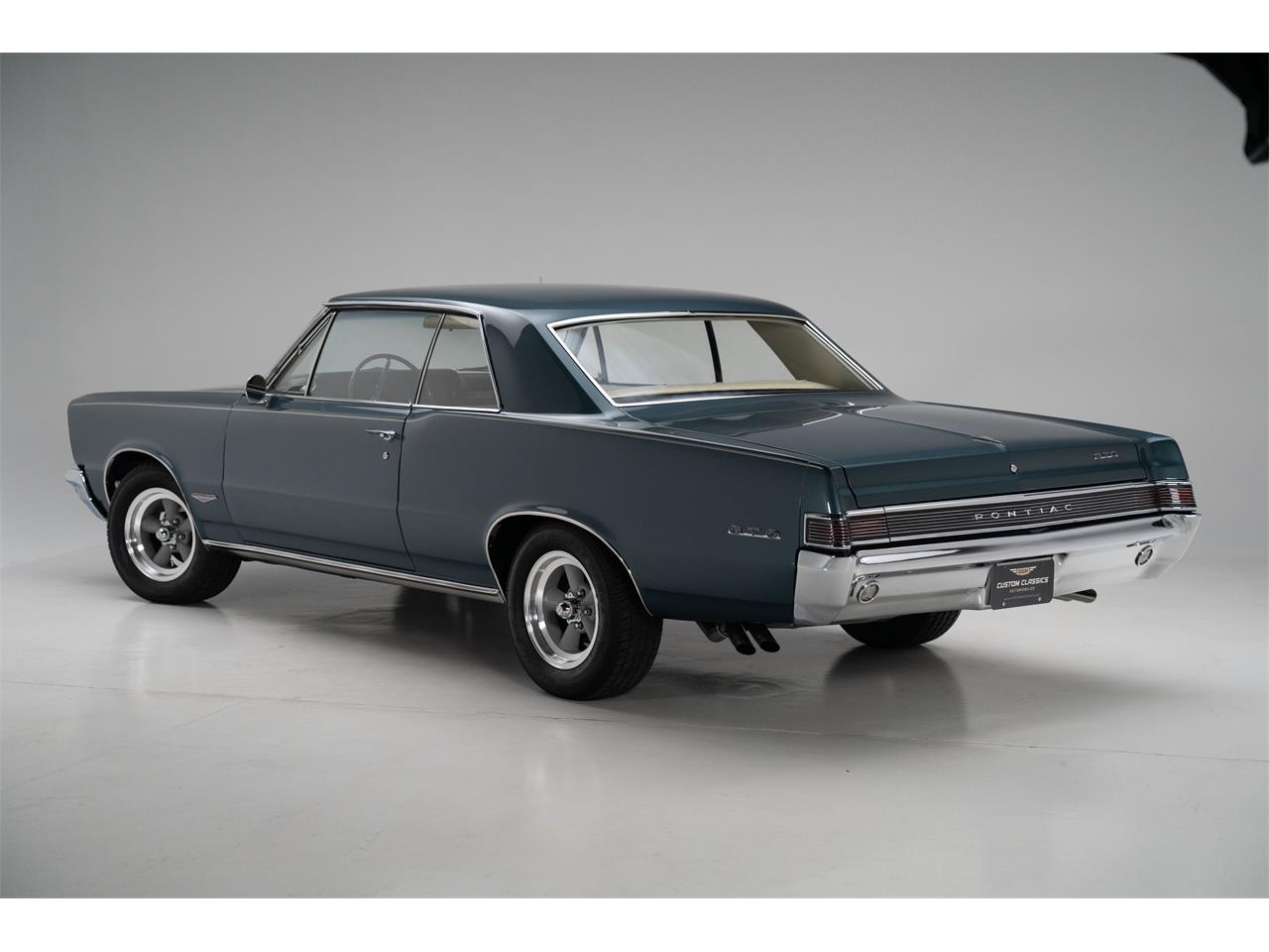 Pontiac-Gto-1965-Turquoise-Parchment-2