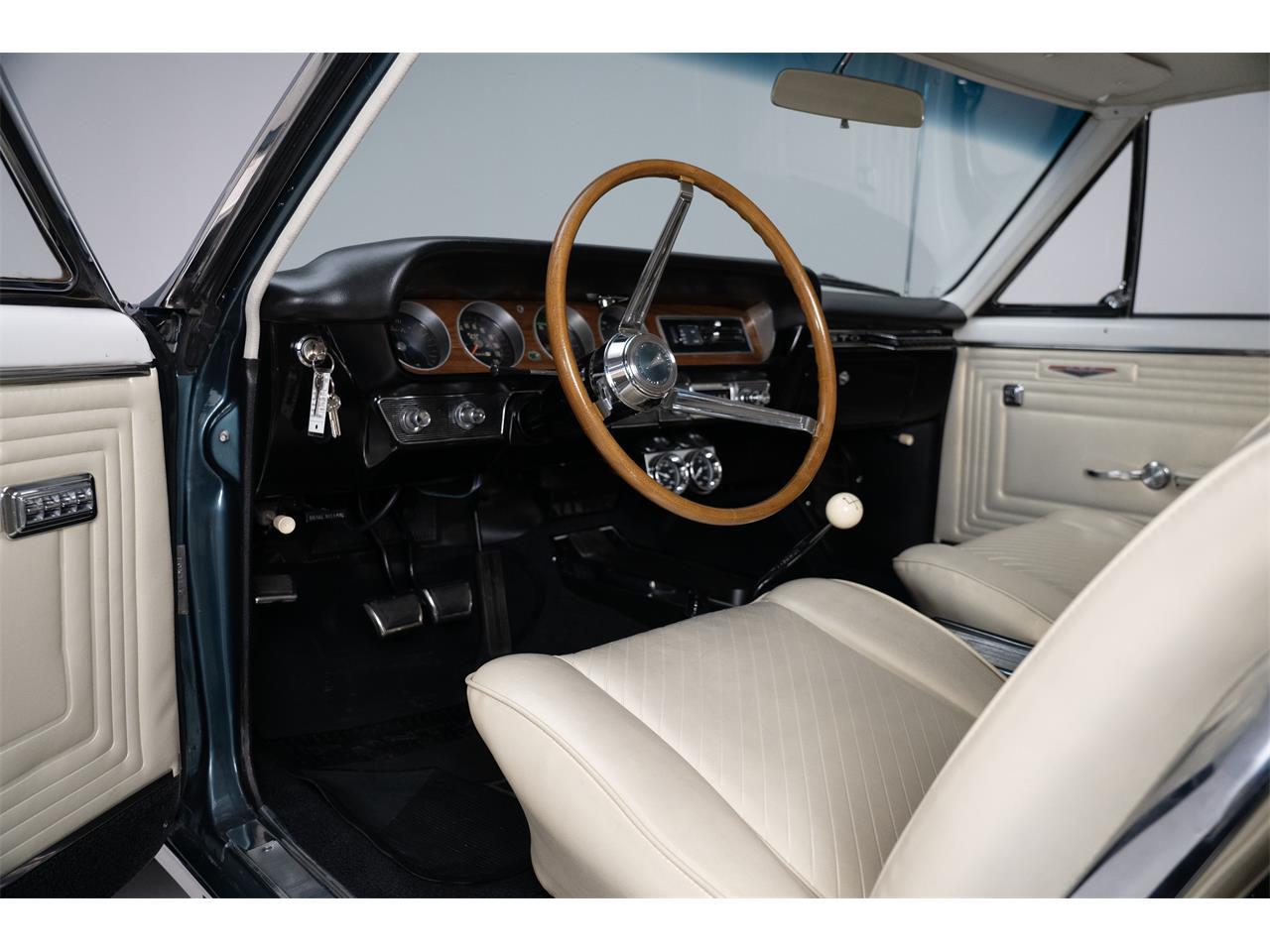 Pontiac-Gto-1965-Turquoise-Parchment-3