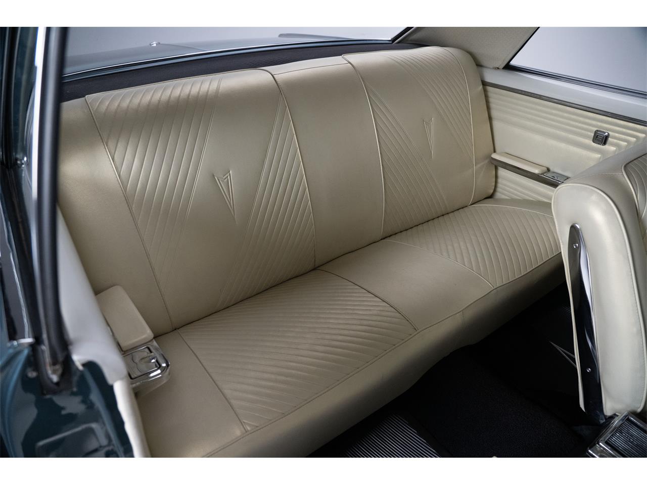 Pontiac-Gto-1965-Turquoise-Parchment-9